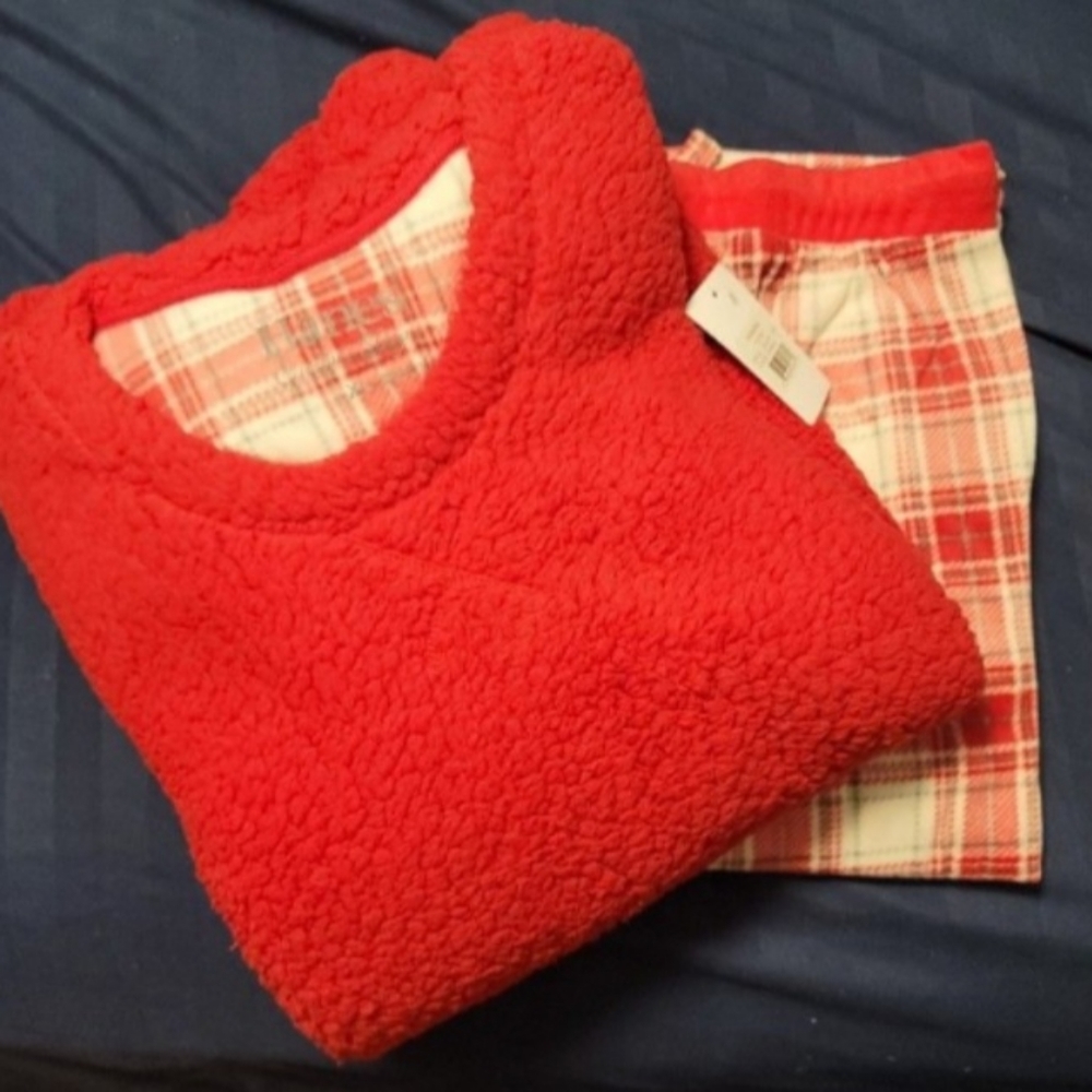 COPY - Cozy plush Fleece Hanes   Christmas PJ'S.